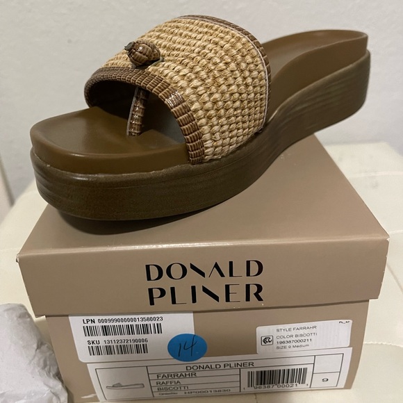 Donald J. Pliner Women's Farrahr Raffia Biscotti (Tan) Thong Sandals 9M - Picture 6 of 9